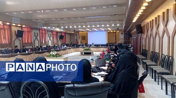 جلسه هم‌اندیشی معاونان و مربیان در خلیل آباد