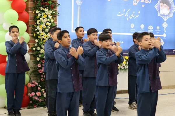 آیین افتتاح مدرسه  زنده‌یاد حاج لطف‌الله محسنی فشمی در پاکدشت 