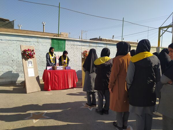 انتخابات شورای دانش آموزی در دبیرستان دخترانه امید 
