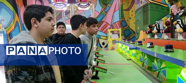 اردوی تفریحی دانش‌آموزان تیزهوشان نوشاد به مجتمع تجاری خلیج فارس