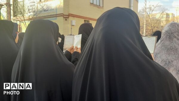  اقامه نماز باشکوه عید فطر در مسجد قائم‌المهدی جاهدشهر