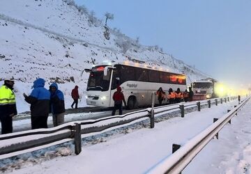تردد در محورهای کوهستانی صرفا با زنجیر چرخ امکان‌پذیر است