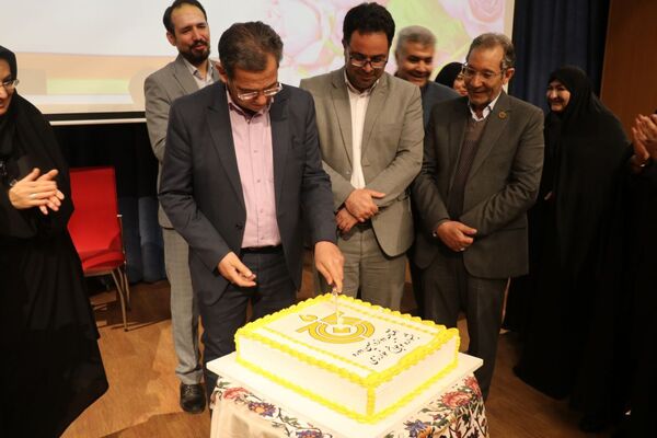 قدردانی از افتخارآفرینان متوسطه اول ناحیه ۶ در یازدهمین دوره جشنواره خوارزمی