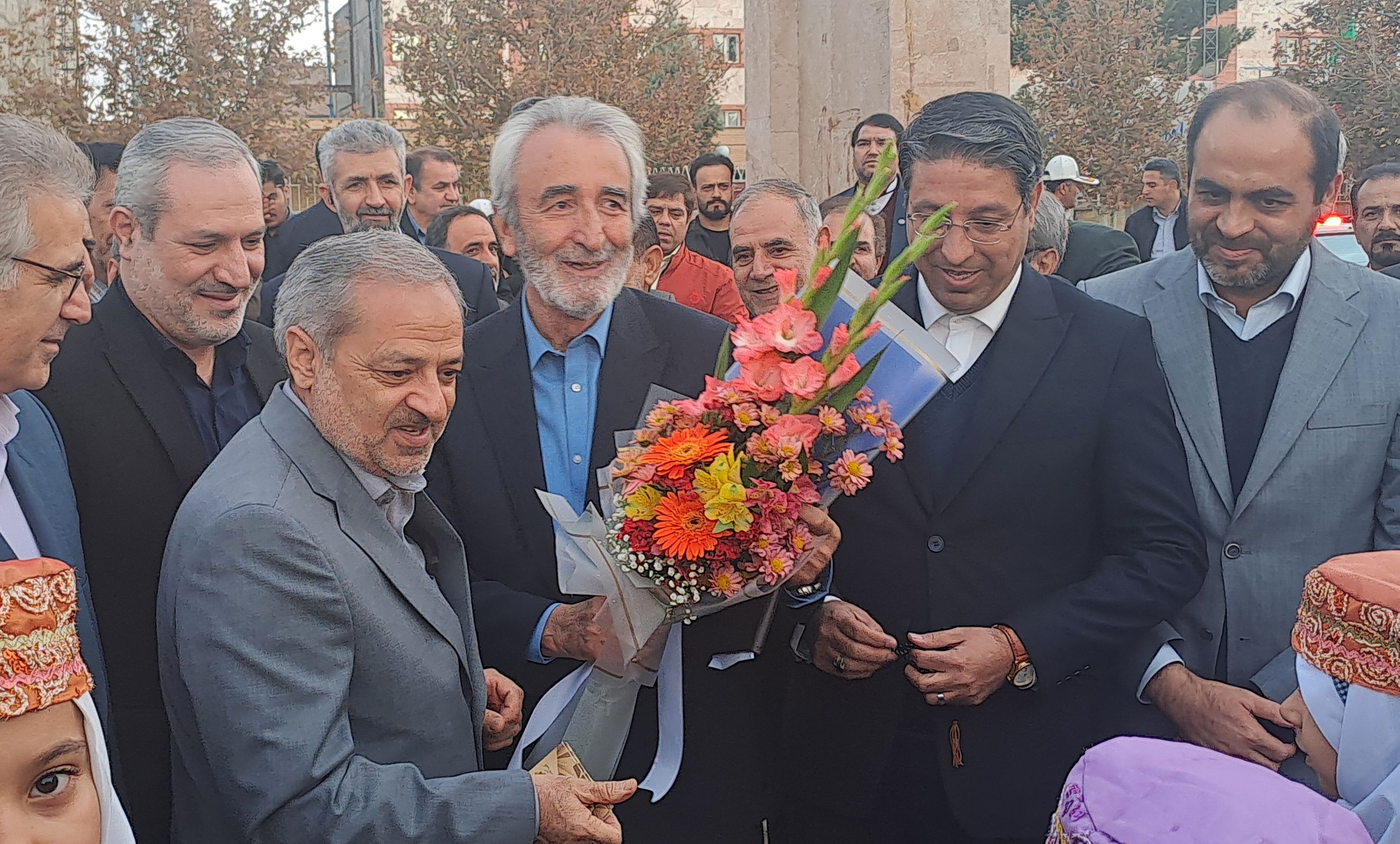 مراسم استقبال از وزیر آموزش و پرورش در گلزار شهدای نیشابور 