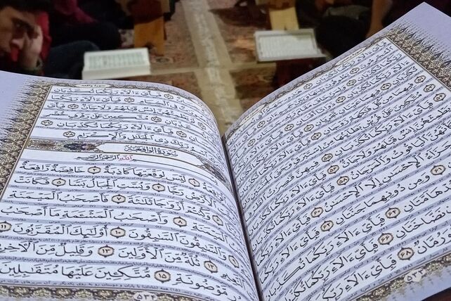 تلاوت نور، در دبیرستان شاهد باحضور باشکوه دانش‌آموزان
