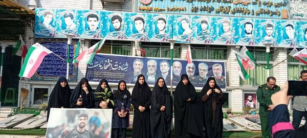 نواخته شدن زنگ ایثار و مقاومت در دبیرستان دخترانه شاهد سمیه