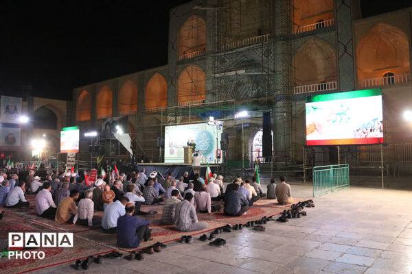 همبستگی مردم یزد در آیین بزرگداشت چهلمین روز شهادت آیت‌الله خامنه‌ای