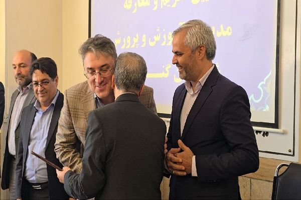 فصل تازه خدمت‌رسانی؛ مهدی ذبیحی بر سکوی مدیریت آموزش و پرورش گناباد