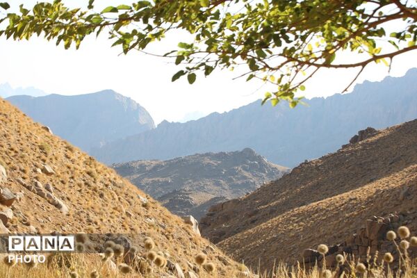 لاسرخ مهریز؛ مقصدی کوهستانی برای طبیعت‌گردان یزد