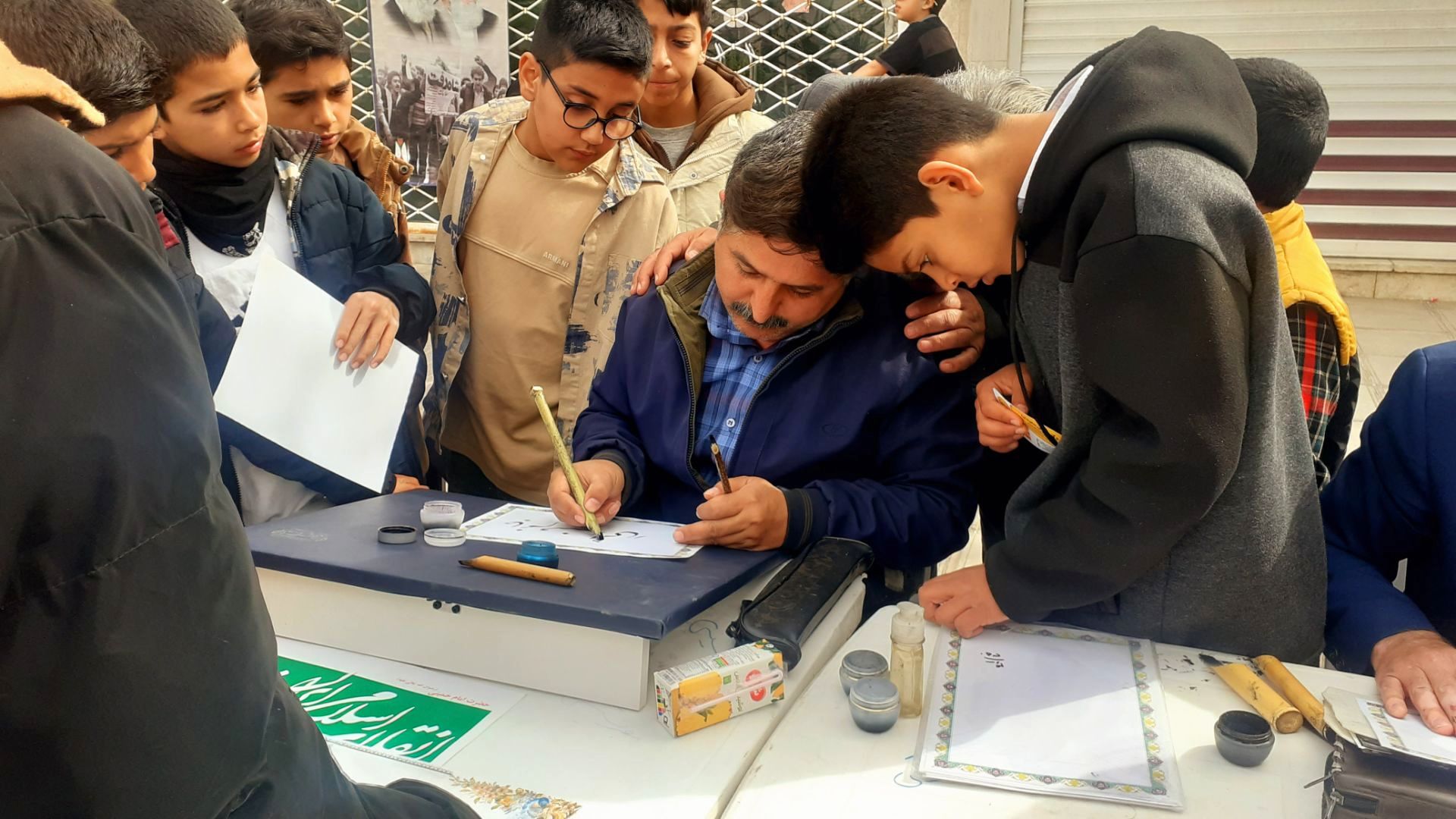 میز خوشنویسی در خلیل آباد