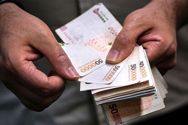 کارگران اخراجی هم عیدی می‌گیرند
