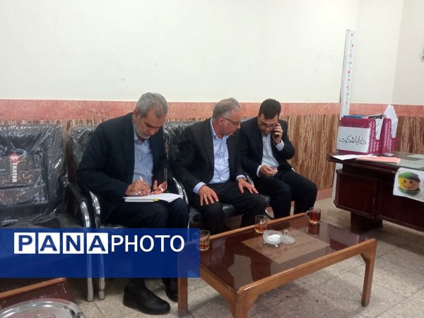 بازدید مدیر اداره ناحیه یک از دبیرستان گلشن آزادی