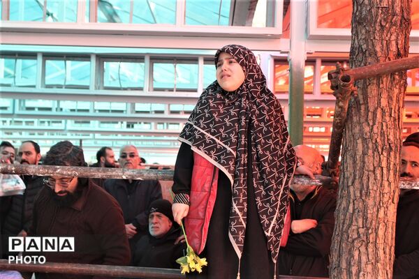 آیین خاکسپاری کودک شهید سه ساله جنگ رمضان در قم