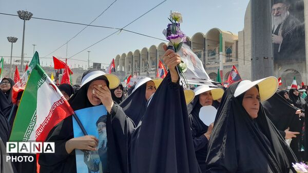 تجدید میثاق با آرمان‌های انقلاب، تهران در سوگِ رهبر شهید یکپارچه سیاه پوش شد