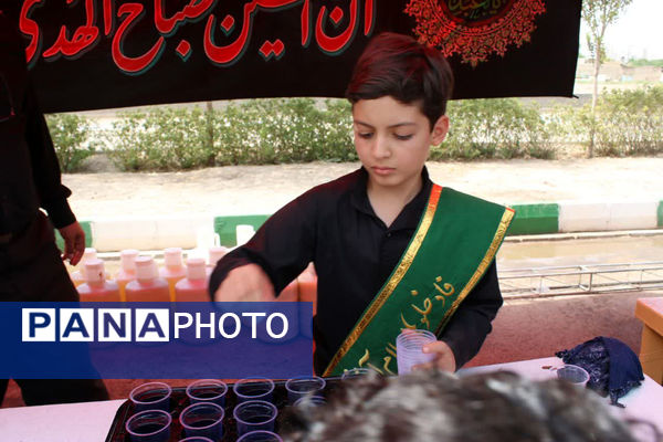 جلوه‌های زیبای انس و همدلی در خدمت به ارادتمندان سیدالشهدا(ع)