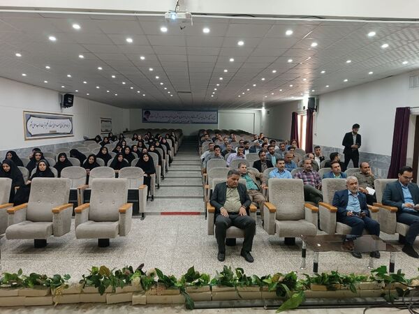 جلسه هماهنگی شروع سال تحصیلی با مدیران مدارس در شهرستان خلیل آباد 