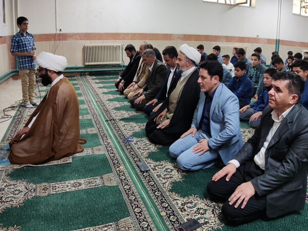 ترویج فرهنگ نماز جماعت در مدارس شهرستان قدس با برنامه "مهر تا مهر "
