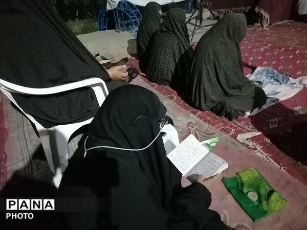 اقامه نماز جماعت همراه با اجتماعات شبانه در حسینیه شهدای شهر بار نیشابور