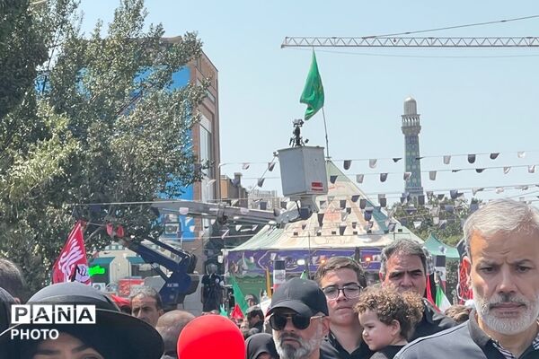 جاماندگان اربعین حسینی در مسیر قبله تهران