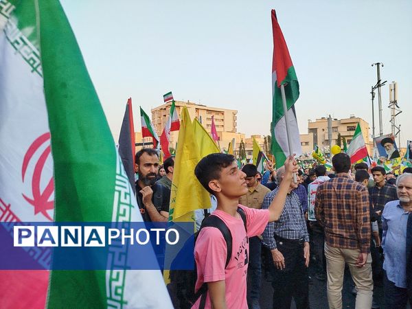 راهپیمایی 10 کیلومتری تهران به مناسبت عید غدیر و مقاومت در برابر تهدیدات دشمن