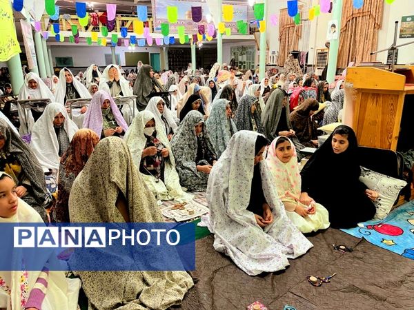 مراسم اعتکاف مادر دختری در مسجد صاحب الزمان آشخانه