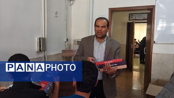 گرامیداشت روز دانش آموز در دبیرستان شاهد ابوذر غفاری 