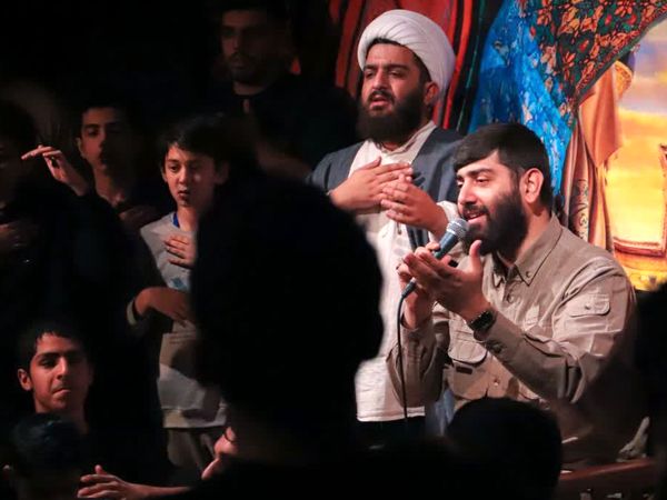 جلوه‌ای از اعتکاف دانش‌آموزی در مسجد امام علی‌بن‌ابی‌طالب (ع)