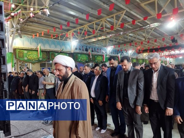 برگزاری مراسم تحویل سال نو در گلزار شهدای ملارد 