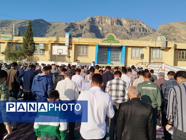 نماز عید فطر ۱۴۰۴ در روستای ظفرآباد شیراز اقامه شد
