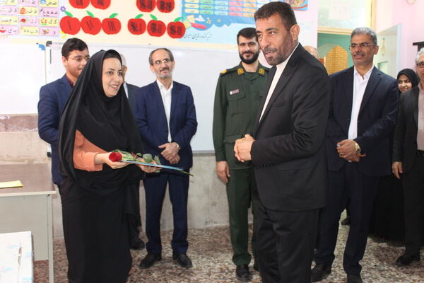 زنگ سپاس معلم در بوشهر