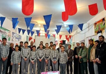 افتتاحیه نمایشگاه «مدرسه انقلاب» در دبیرستان شهید سلیمانی