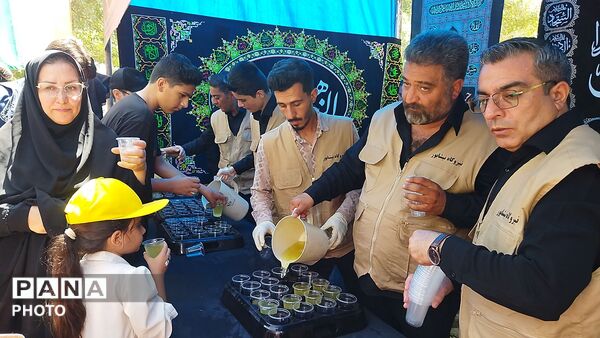 گذری بر موکب شهدای نیروگاه سیکل ترکیبی نیشابور در پیاده روی جاماندگان اربعین حسینی نیشابور‌ 