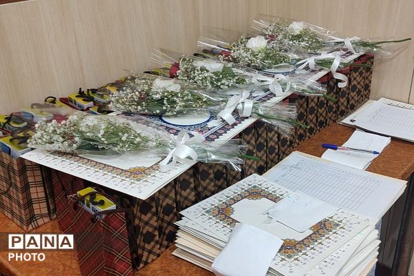 تجلیل از معاونین پرورشی در ناحیه دو شهرری 