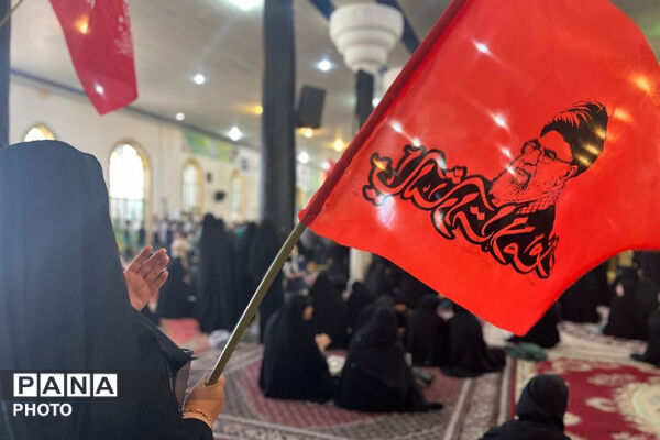 برگزاری مراسم فاتحه‌خوانی برای رهبر شهید در مصلی امام حسن مجتبی (ع)