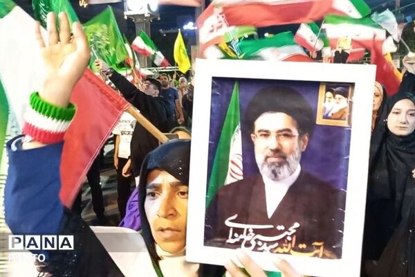بیداری در دل شب؛ همصدایی برای وطن
