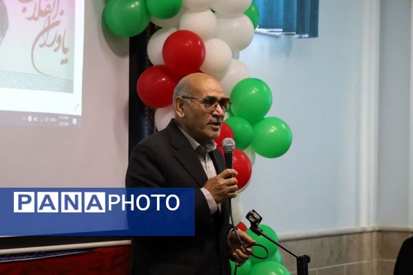 همایش «یاوران انقلاب» در مدرسه شهیدپاکنژاد ناحیه 2 یزد