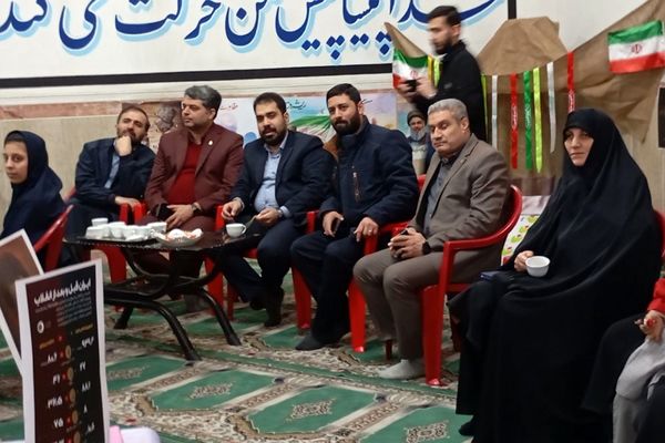 افتتاح نمایشگاه مدرسه انقلاب، کاری مشترک از دبیرستان ولیعصر (عج) و دبیرستان مهدیه ناحیه یک ری