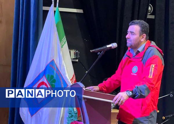 آیین تجلیل از جوانان، امدادگران، داوطلبان و مربیان هلال احمر کاشمر