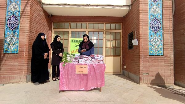 برگزاری جشن نیکوکاری در هنرستان بصیرت آشخانه