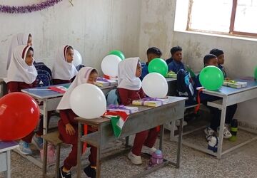 جشن شکوفه‌ها در مدرسه اخلاص شهر شمیل