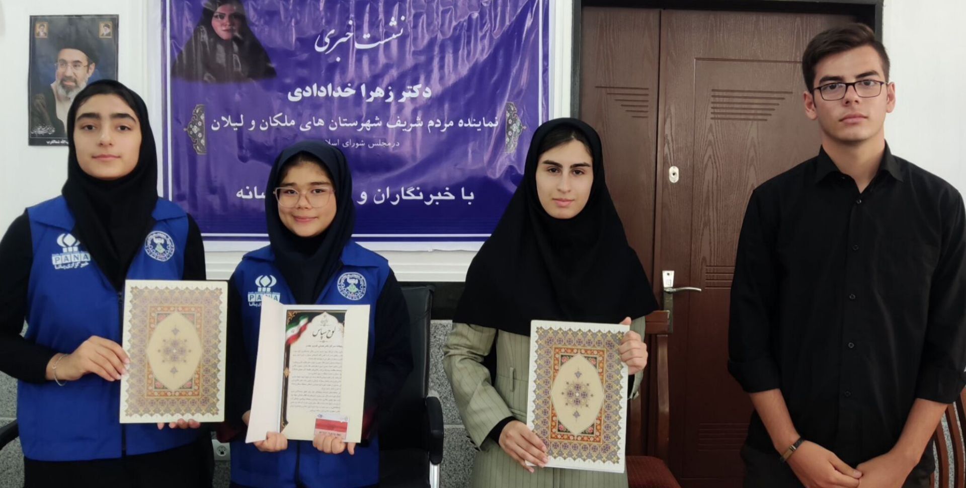 نشست نماینده ملکان و لیلان با اصحاب رسانه به مناسبت روز خبرنگار با حضور دانش‌آموز خبرنگاران پانا