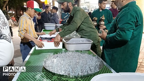 چایخانه فاطمه الزهرا(س) در هفتادونهمین شب از اجتماعات مردمی در مسجدجامع نیشابور