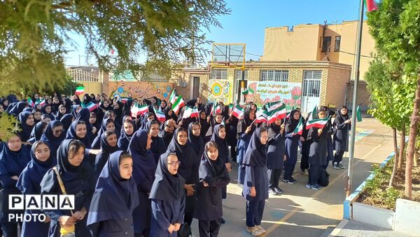 طنین زنگ مهر و مقاومت در دبیرستان دخترانه شهید حسن انصاری 