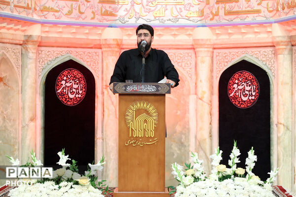آیین معنوی «شیرخوارگان حسینی» در حرم مطهر رضوی
