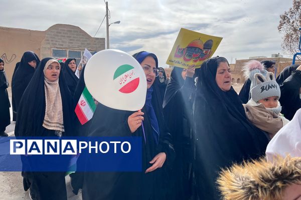 حماسه حضور مردم شهر سورمق در راهپیمایی ۲۲ بهمن