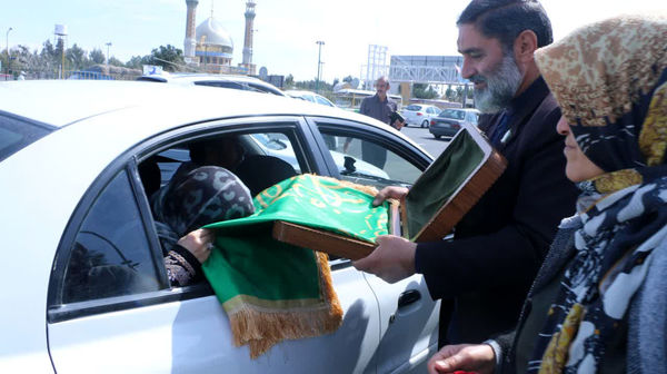 خوش‌آمدگویی مسئولان شهری قم به زائران کریمه اهل بیت(س)