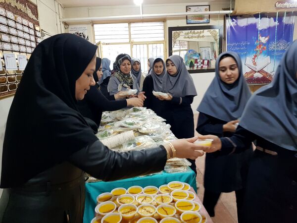 ضیافت افطاری در دبیرستان مهدی خدابنده