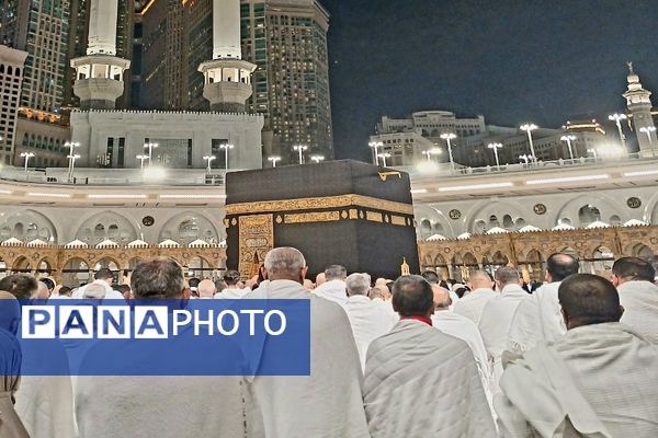 حضور دانش‌آموزان در مکه مکرمه 
