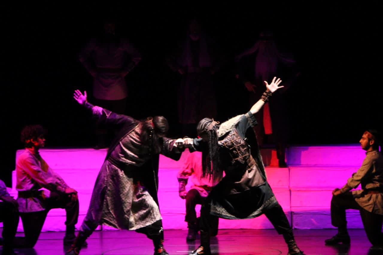 تئاتر «هیولاکش» روایتی نمایشی از شاهنامه در تالار بزرگ یزد