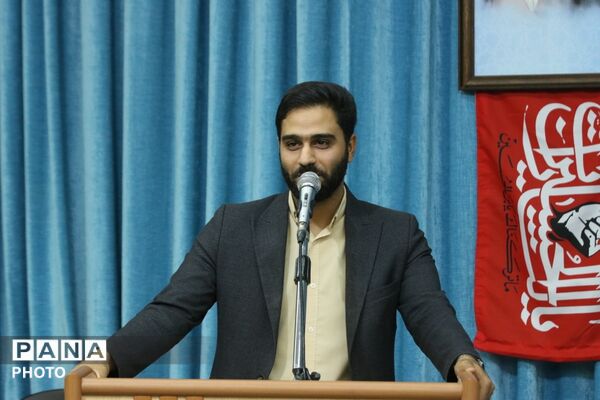 دیدار مدیرکل آموزش‌وپرورش یزد با نماینده ولی‌فقیه